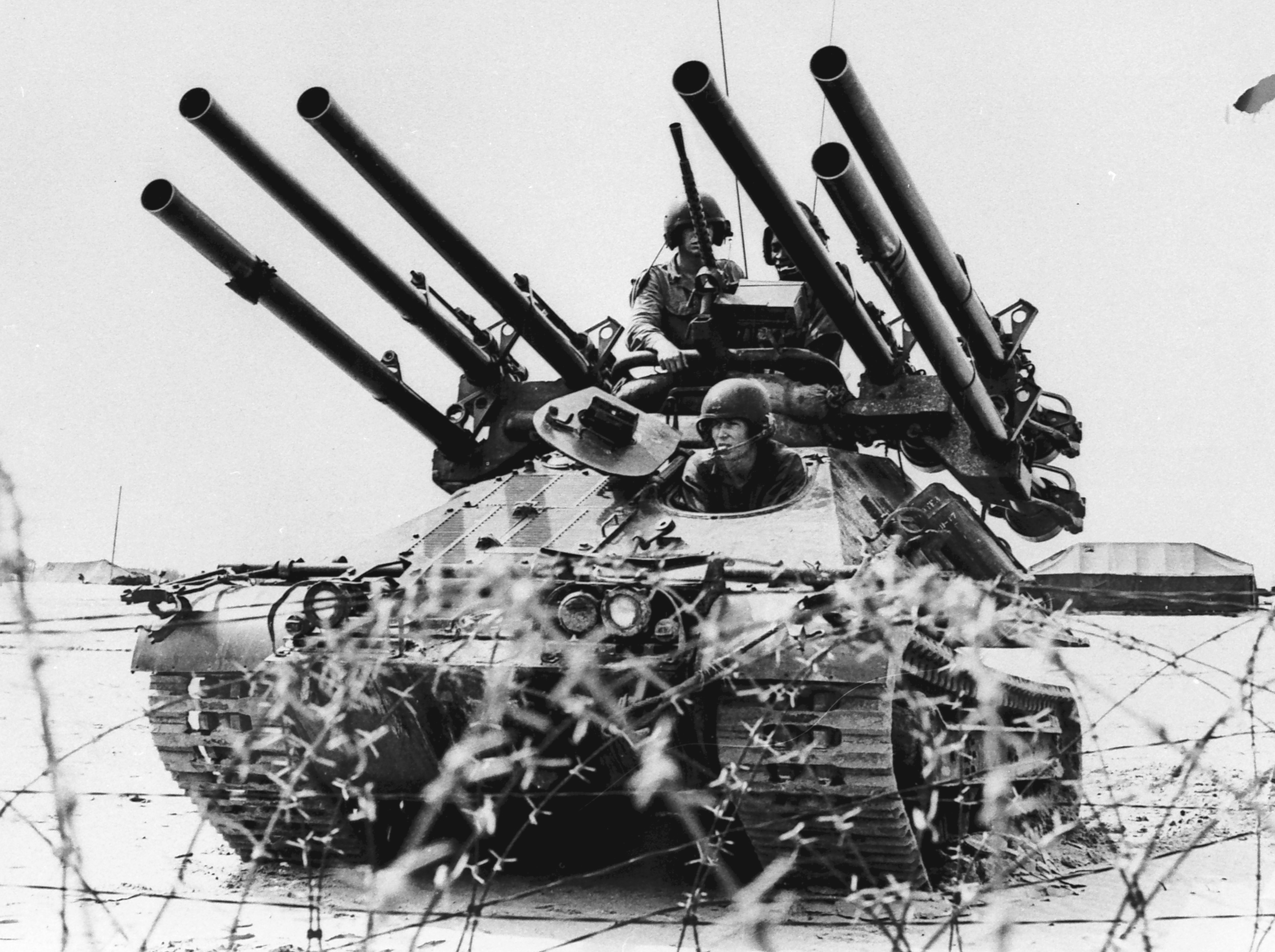 USMC PHOTO/NATIONAL ARCHIVES